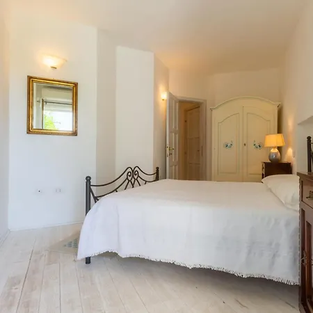 Maffi - Spaziosa, Vista Mare E Parcheggio Villa *