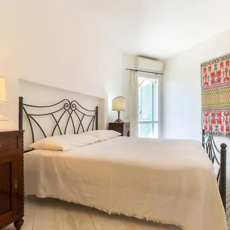 Maffi - Spaziosa, Vista Mare E Parcheggio *