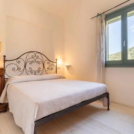 Maffi - Spaziosa, Vista Mare E Parcheggio Villa *